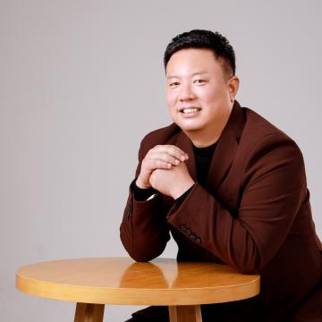 카카오톡, 네이버톡톡, 문자, 전화등 다양한 채널로 문의 상담 가능합니다.